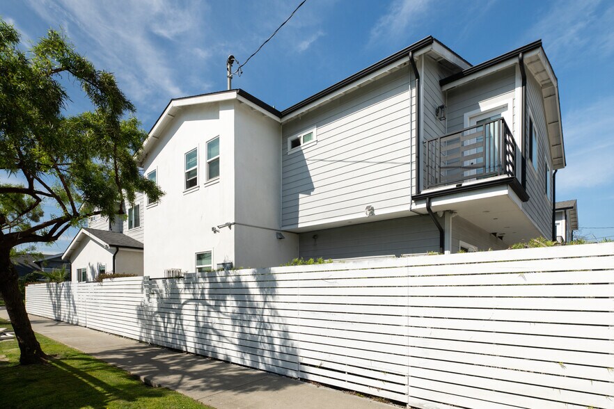 More Photos Of 3944 S Budlong Ave, Los Angeles Apartments For Sale