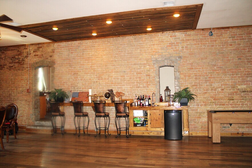 More Photos Of 944 Main St, Evanston Storefront Retail Office For Lease