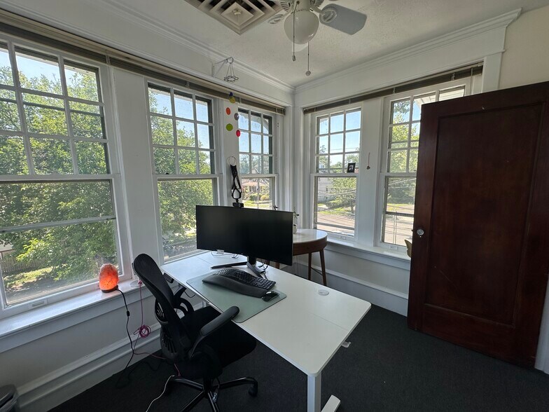 More Photos Of 600 S White Horse Pike, Audubon Medical For Lease