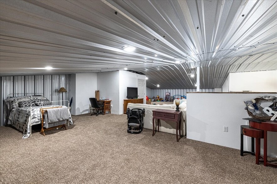 More Photos Of 1817 S Morgan St, Granbury Auto Dealership For Sale