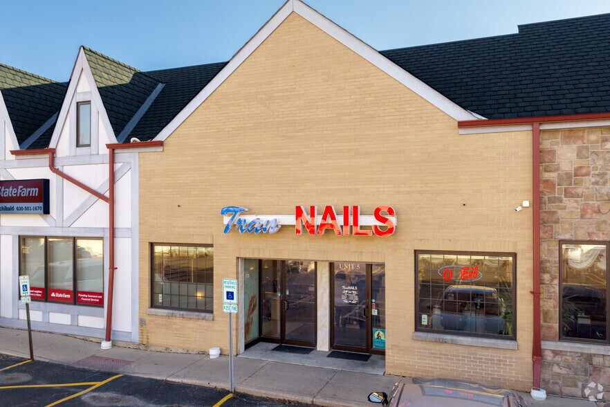 More Photos Of 623 W North Ave, Elmhurst Unknown For Lease