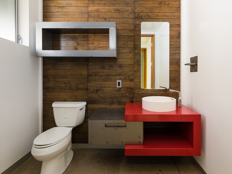 More Photos Of 215-237 California St, El Segundo Loft Creative Space For Sale