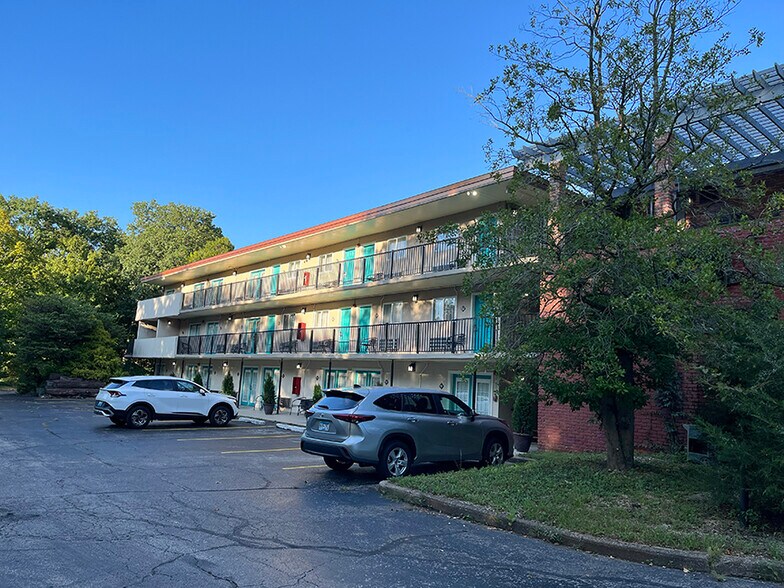 More Photos Of 2601 N Walnut St, Bloomington Hospitality For Sale