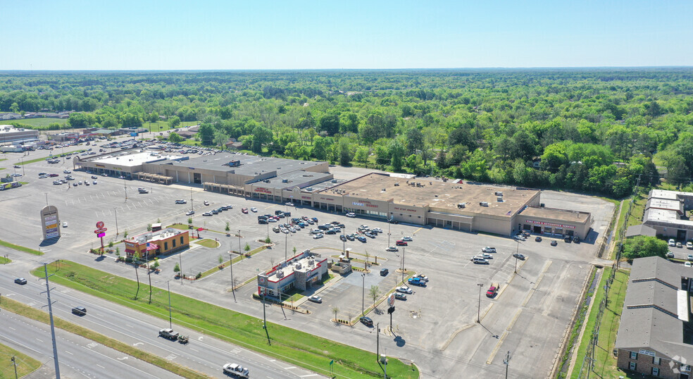 Primary Photo Of 2234-2288 E South Blvd, Montgomery Storefront Retail Office For Lease