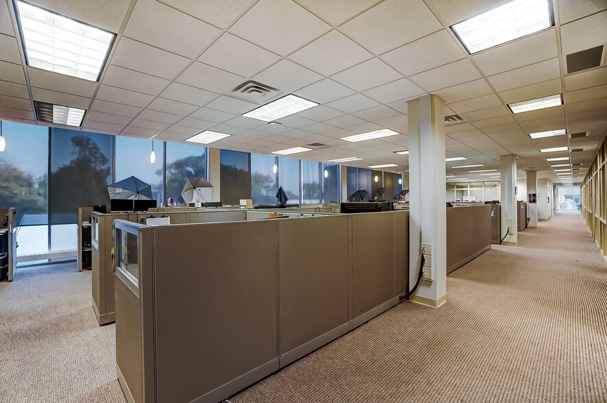 More Photos Of 675 W Market St, Lima Office For Sale