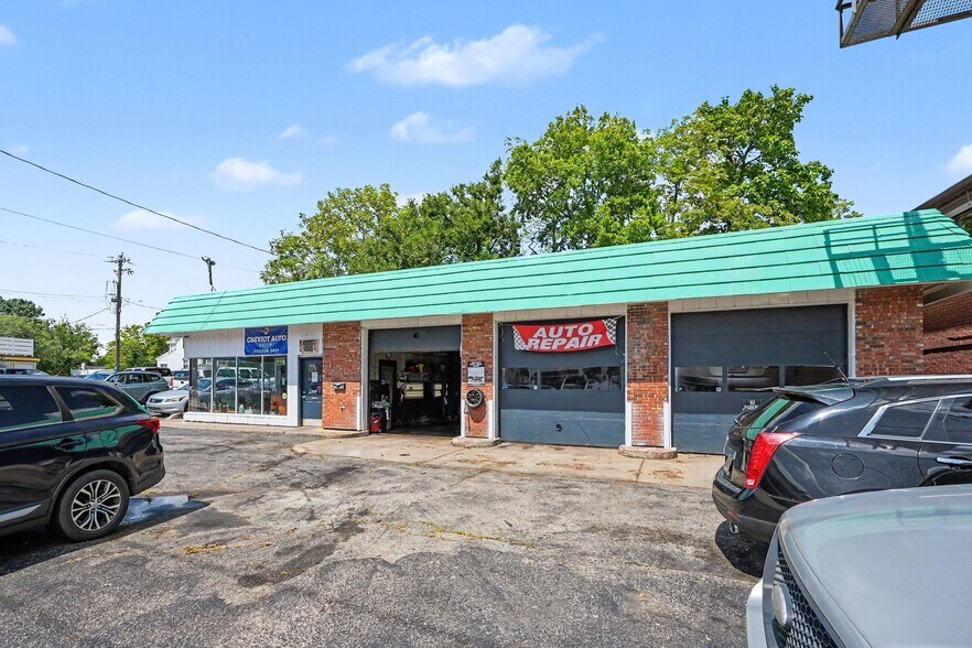 More Photos Of 3528 Harrison Ave, Cincinnati Auto Repair For Sale