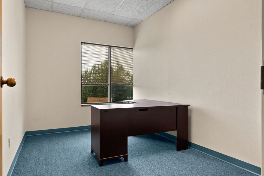 More Photos Of 4450 Cordova, Anchorage Office For Lease