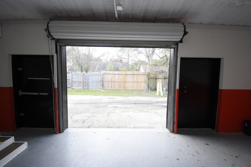 More Photos Of 550 FM 1959 Rd, Houston Service Station For Lease