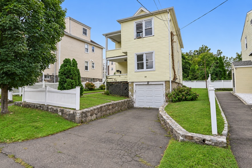 More Photos Of 32 Josephine Evaristo Ave, Greenwich Multifamily For Sale