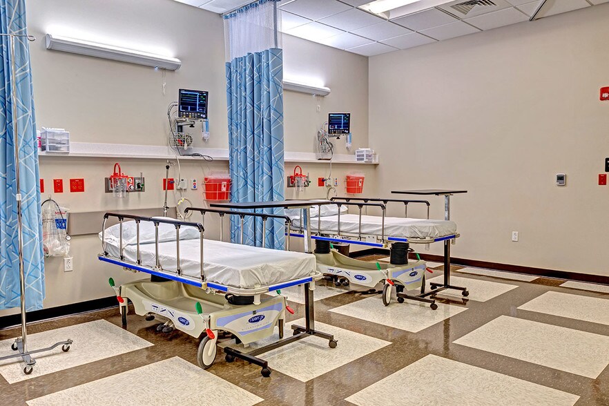 More Photos Of 450 E Merritt Island Cswy, Merritt Island Medical For Sale