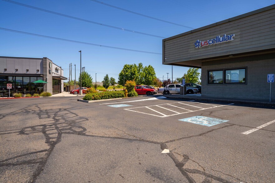 More Photos Of 7338 Crater Lake Hwy, White City Freestanding For Sale