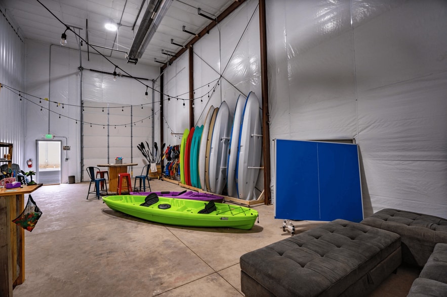 More Photos Of 2074 Commerce Dr, Medford Industrial For Lease