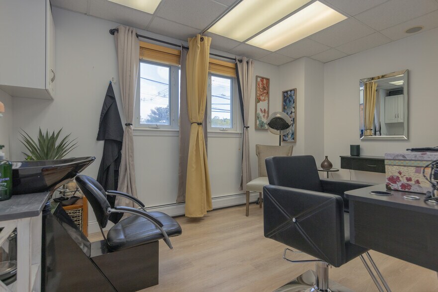 More Photos Of 189 S Pearl St, Pearl River Medical For Sale