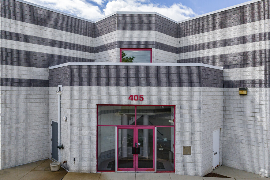 Primary Photo Of 387-409 E Gude Dr, Rockville Showroom For Lease