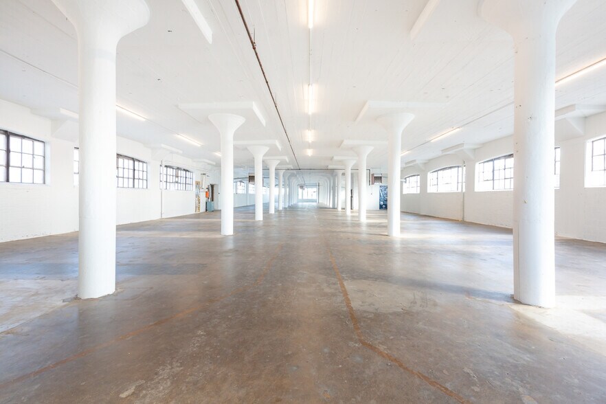 More Photos Of 2275 Bridge St, Philadelphia Loft Creative Space For Lease