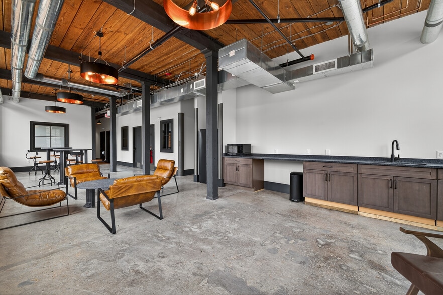 More Photos Of 200 Barrett St, Monroe Warehouse For Lease