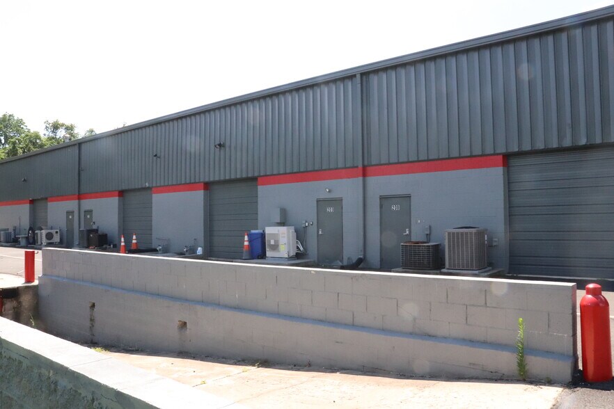 More Photos Of 1850 County Line Rd, Huntingdon Valley Warehouse For Lease