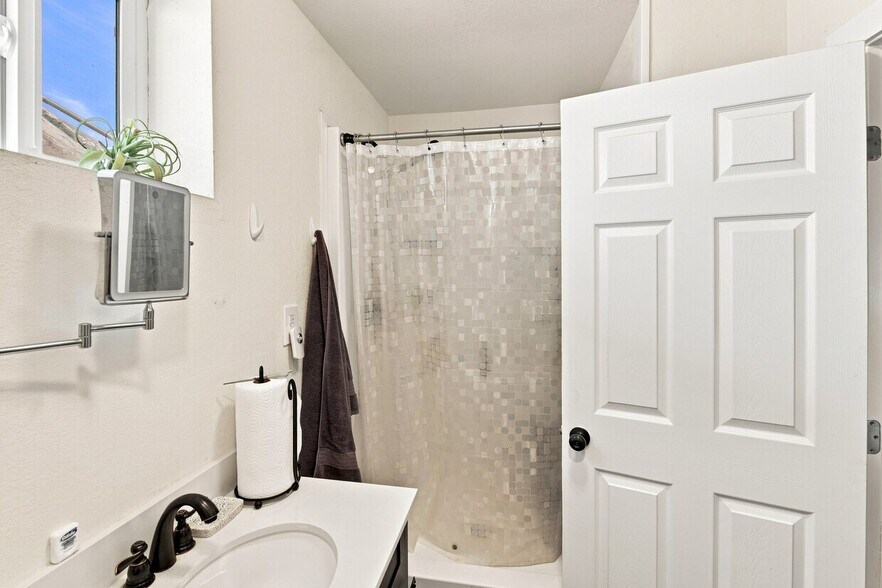 More Photos Of 10095 Monterey Rd, Gilroy Industrial For Sale