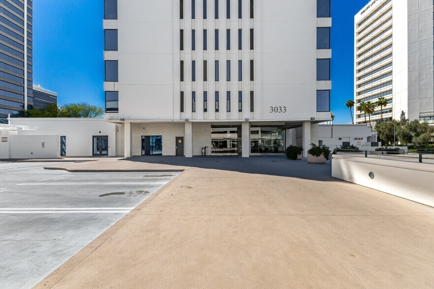More Photos Of 3033 N Central Ave, Phoenix Office For Sale