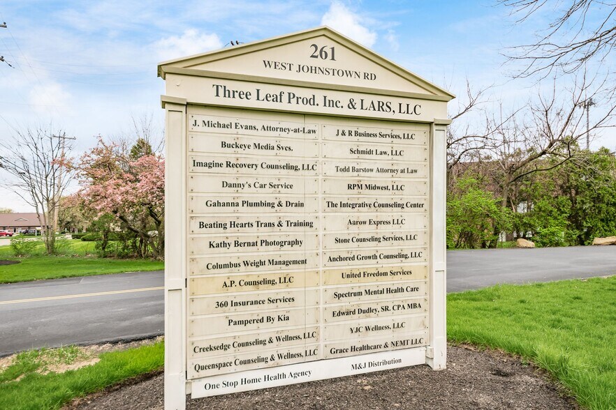 More Photos Of 261 W Johnstown Rd, Columbus Coworking Space