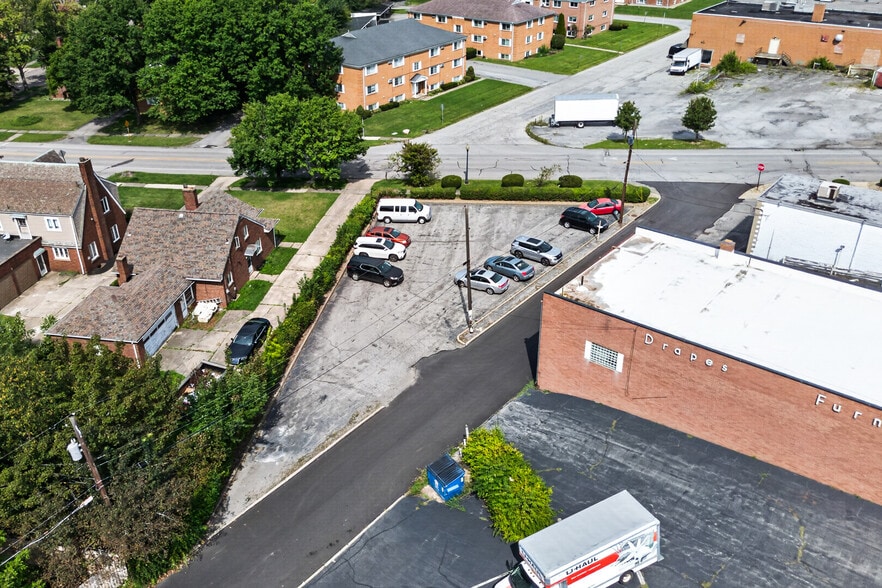 More Photos Of 4120 Market St, Youngstown Freestanding For Sale
