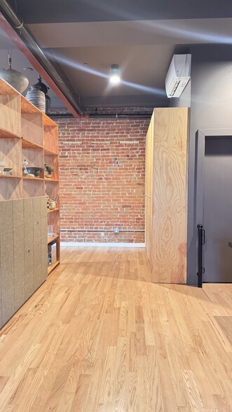 More Photos Of 2959 Franklin St, Denver Loft Creative Space For Lease