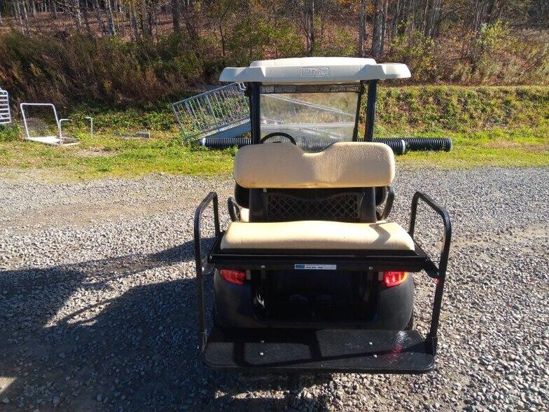 More Photos Of 224 Michael Ln, New Berlin Racetrack For Sale