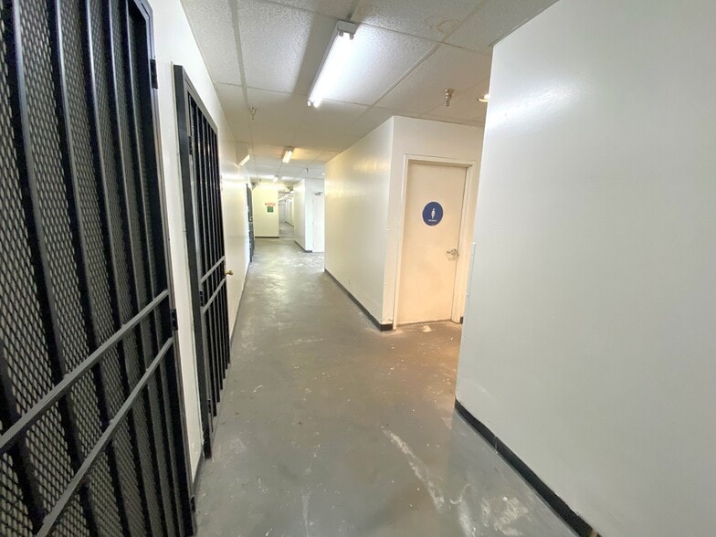 More Photos Of 1100 Wall St, Los Angeles General Retail For Lease