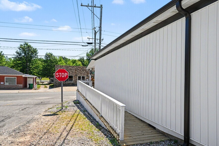 More Photos Of 115 N Main St, Faith Restaurant For Sale