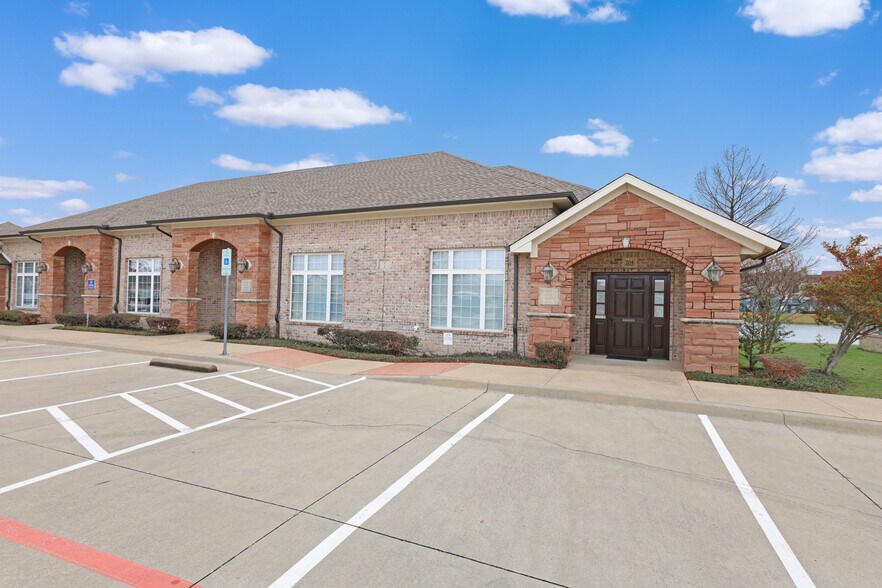 More Photos Of 860 Hebron Pky, Lewisville Medical For Sale