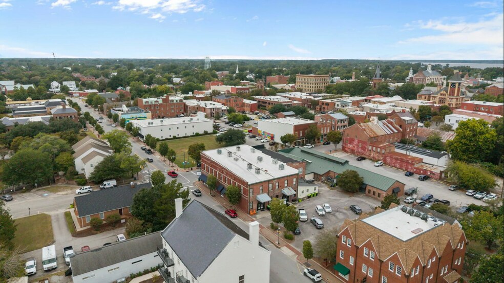 More Photos Of 202 Craven St, New Bern General Retail For Lease