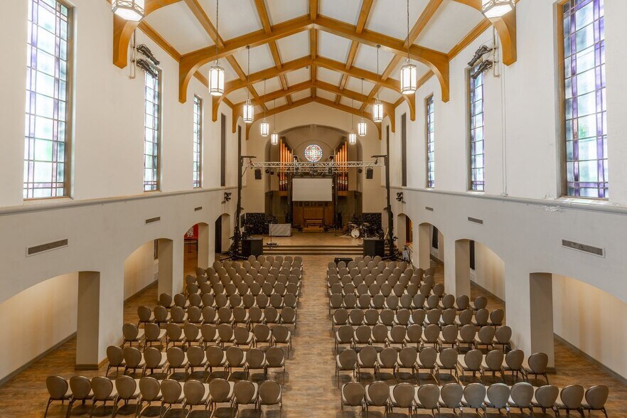More Photos Of 1500 14th St, Lubbock Religious Facility For Sale
