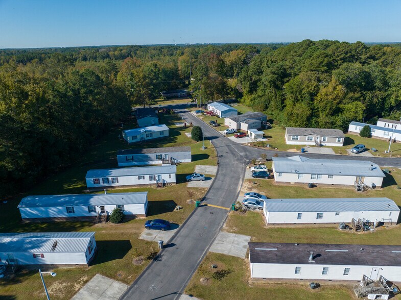 More Photos Of 2620 Cattail Cir, Fayetteville Manufactured Housing Mobile Home Park For Sale