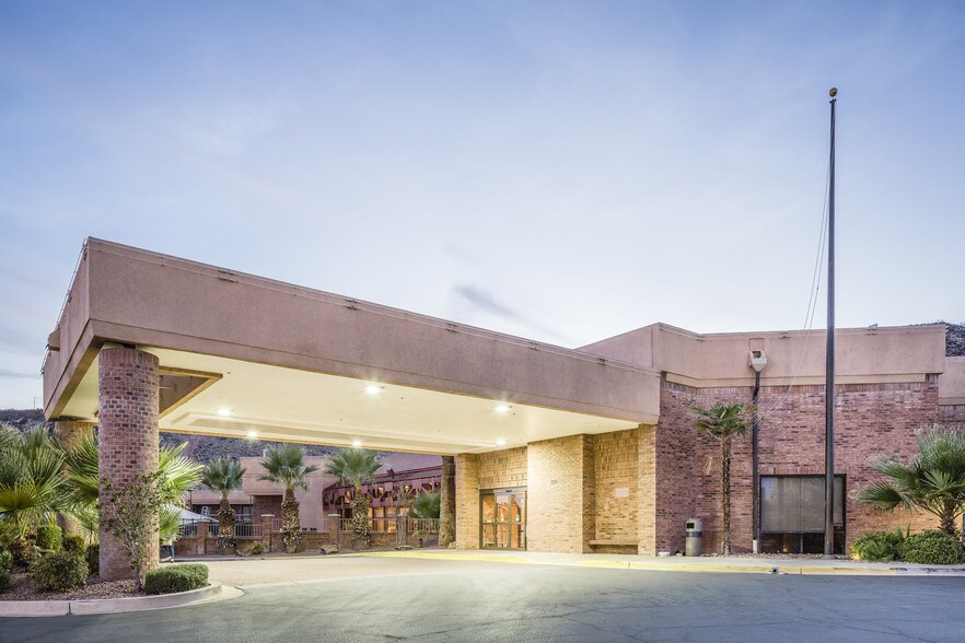 More Photos Of 850 S Bluff St, St George Hotel For Lease