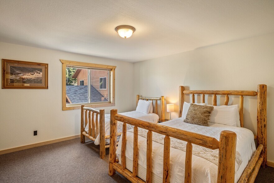 More Photos Of 229 N Hayden St, West Yellowstone Hotel For Sale