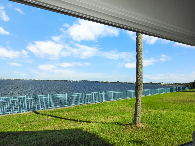 More Photos Of 1331 S Harbor City Blvd, Melbourne Office Residential For Lease