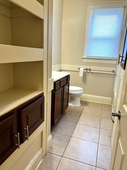 More Photos Of 401 Adams Ave, Evansville Multifamily For Sale