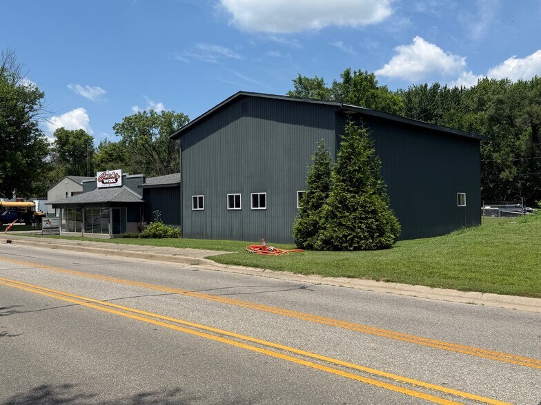 More Photos Of 2006 7th St, Columbus Storefront For Sale