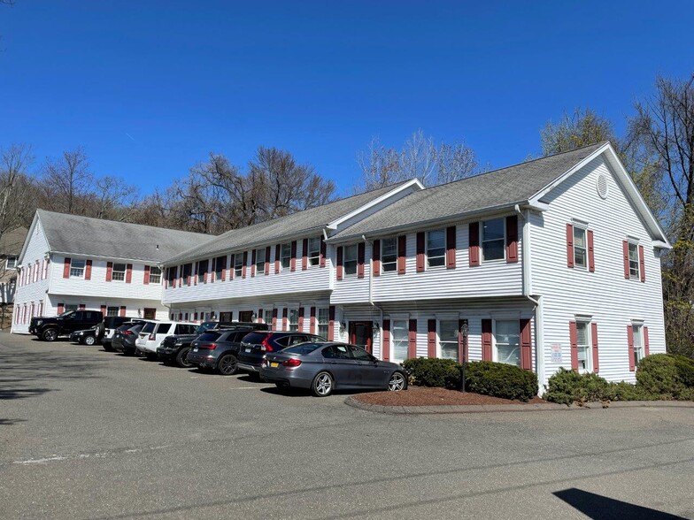 Primary Photo Of 39 Mill Plain Rd, Danbury Coworking Space