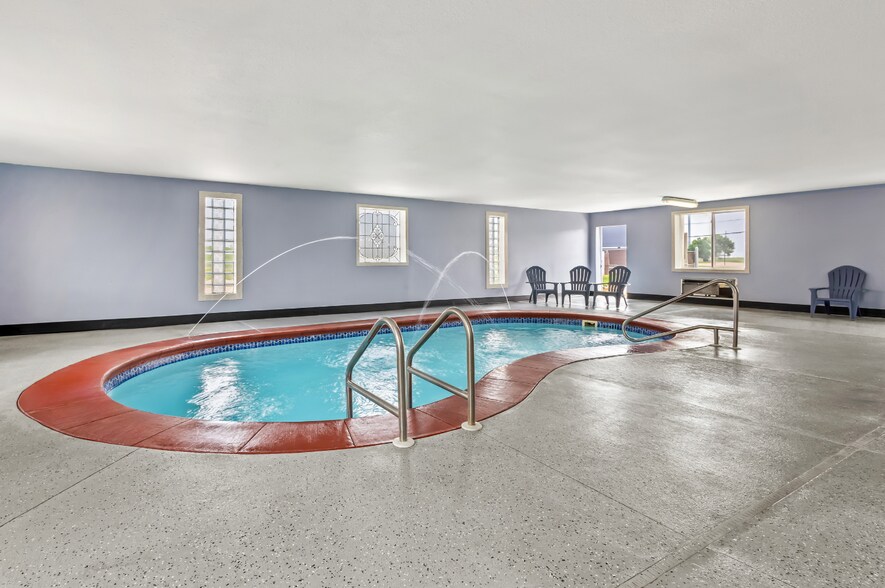 More Photos Of 110 Sodrac Dr, North Sioux City Hotel For Sale