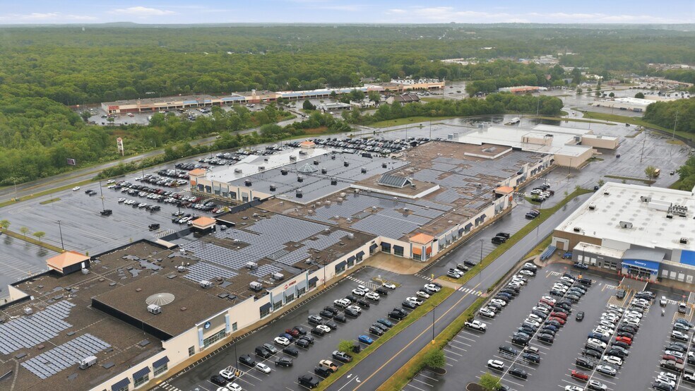 More Photos Of 262 Swansea Mall Dr, Swansea Unknown For Lease