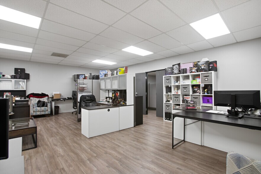 More Photos Of 1345 S Lewis St, Anaheim Warehouse For Sale