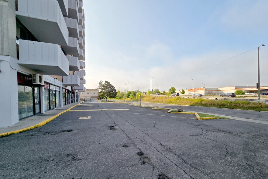 More Photos Of 2019 Bank St, Ottawa Apartments For Sale