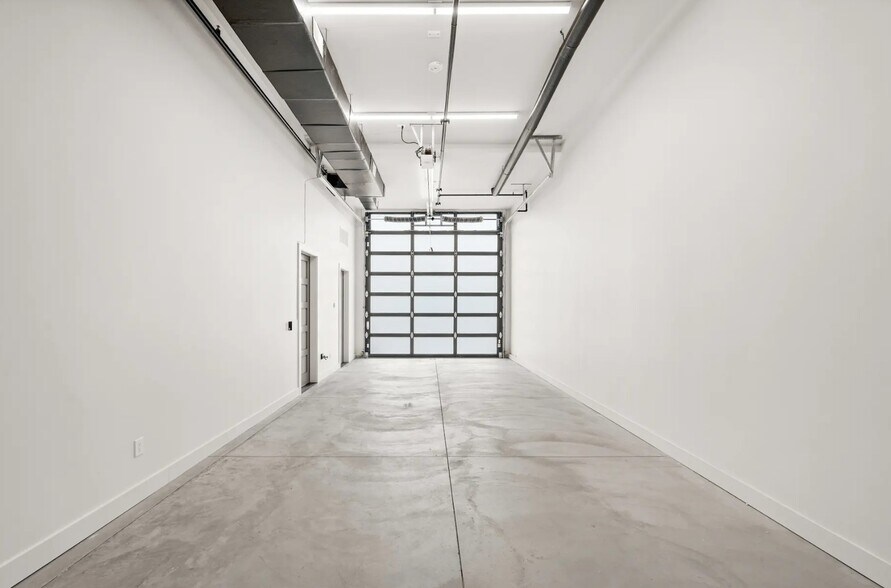 More Photos Of 4518 Forestdale Dr, Park City Office Residential For Lease