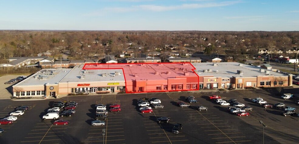 More Photos Of 890-896 S Main St, Centerville Supermarket For Lease