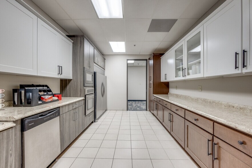 More Photos Of 10707 Corporate Dr, Stafford Coworking Space