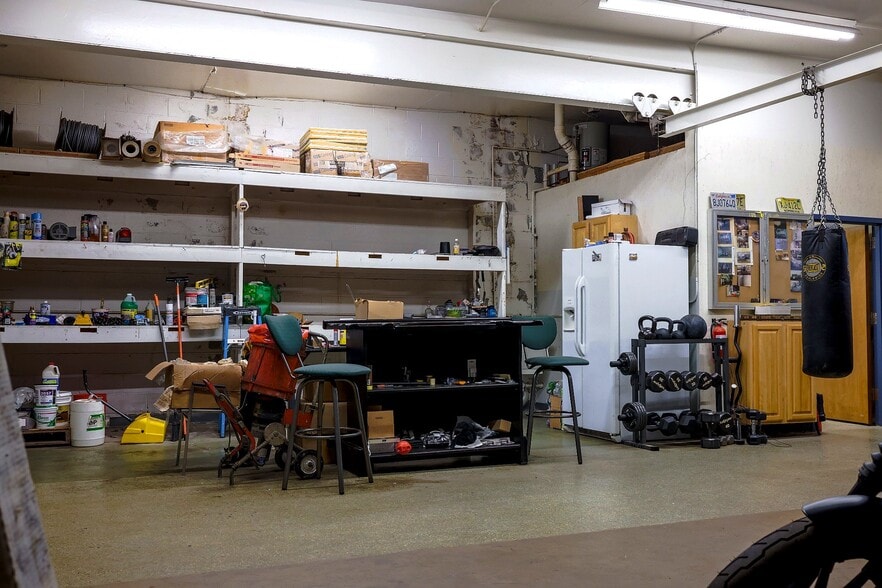 More Photos Of 231 E 1st Ave, Roselle Manufacturing For Lease