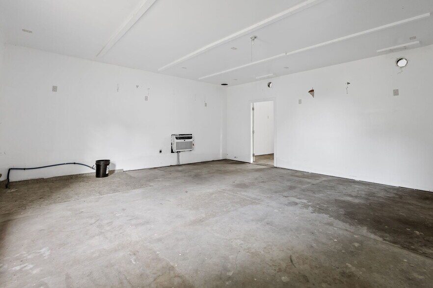 More Photos Of 2507 E 1100 N, Demotte Apartments For Sale