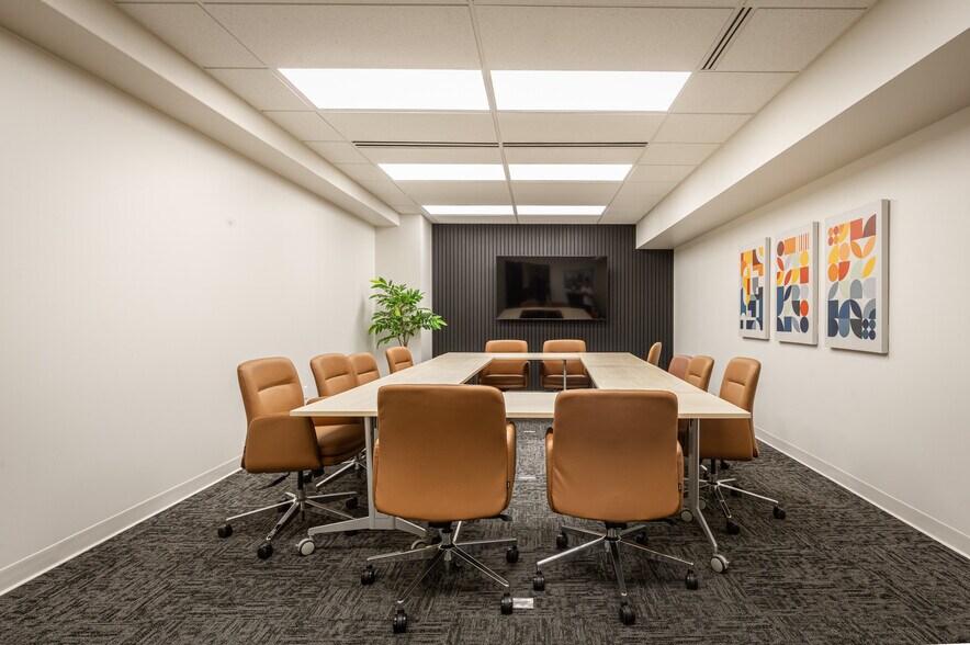 More Photos Of 2378 Wilshire Blvd, Mound Warehouse For Lease