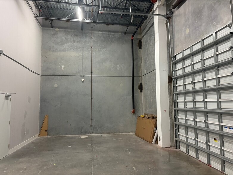 More Photos Of 10380 W State Road 84, Davie Showroom For Lease